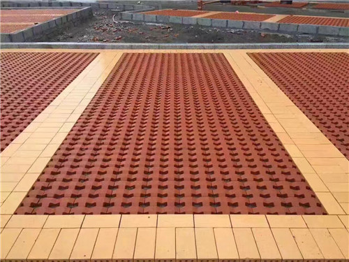 社區停車場