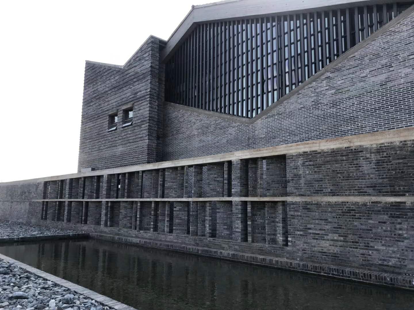 長沙燒結磚廠家,實心燒結磚,真空燒結磚,燒結鋪路磚,燒結普通磚,陶瓷透水磚,陶土劈開磚,燒結磚價格,定制燒結磚,景觀燒結磚,仿古青磚價格,仿古青瓦廠家,天然文化石價格